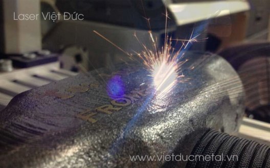 Tìm hiểu về dòng máy khắc laser kim loại mini chất lượng cao