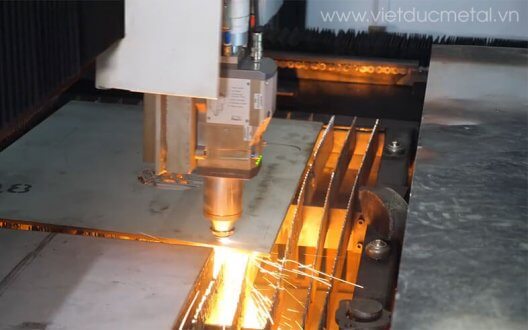 Máy cắt laser kim loại với những ưu điểm vượt trội trong ngành cơ khí