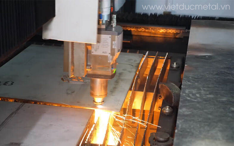 máy cắt laser kim loại