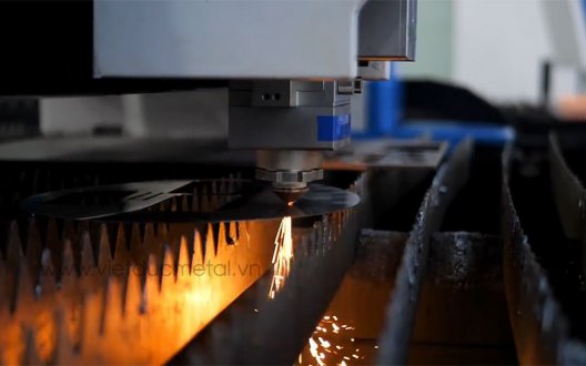 Cấu tạo và nguyên lý hoạt động của máy cắt kim loại CNC