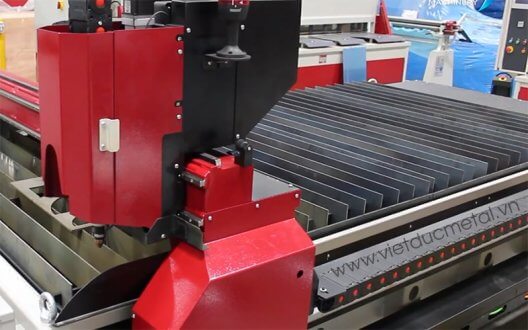 Máy cắt CNC plasma hiện đại và lưu ý khi sử dụng trong gia công cơ khí